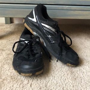 asics volleyball shoes